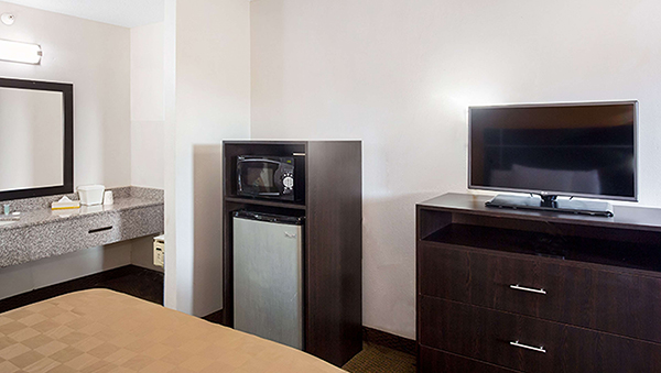 2 Double Beds Nonsmoking Photo 3